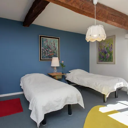 Beautiful Farmhouse With Private Garden Near Forest In Casa vacanze *